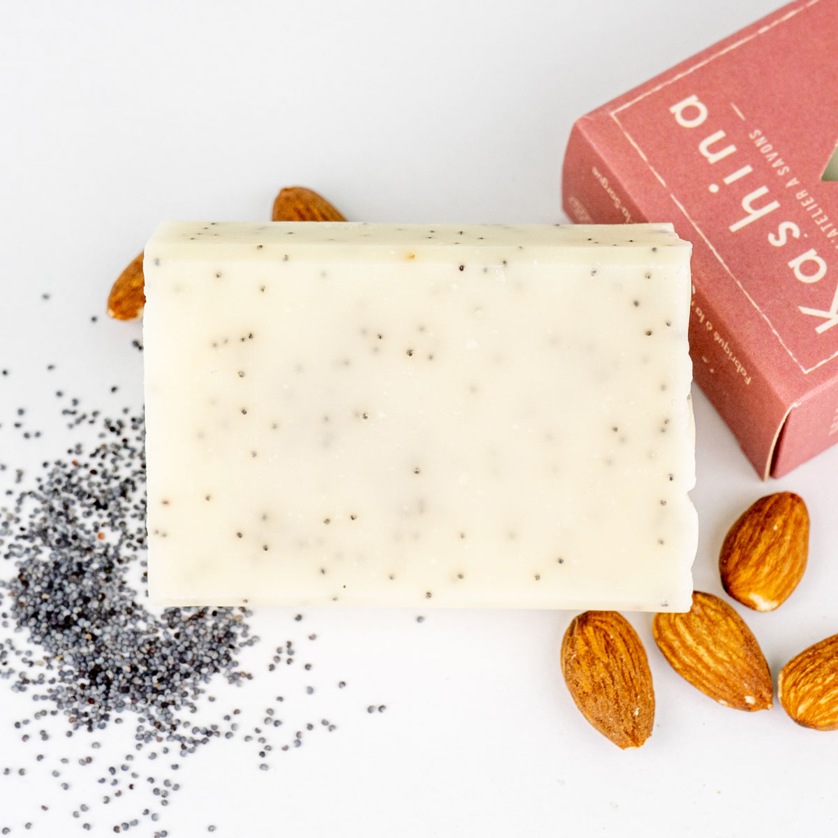 Savon <i>solide</i> exfoliant <span>Cananga</span> saponifié à froid